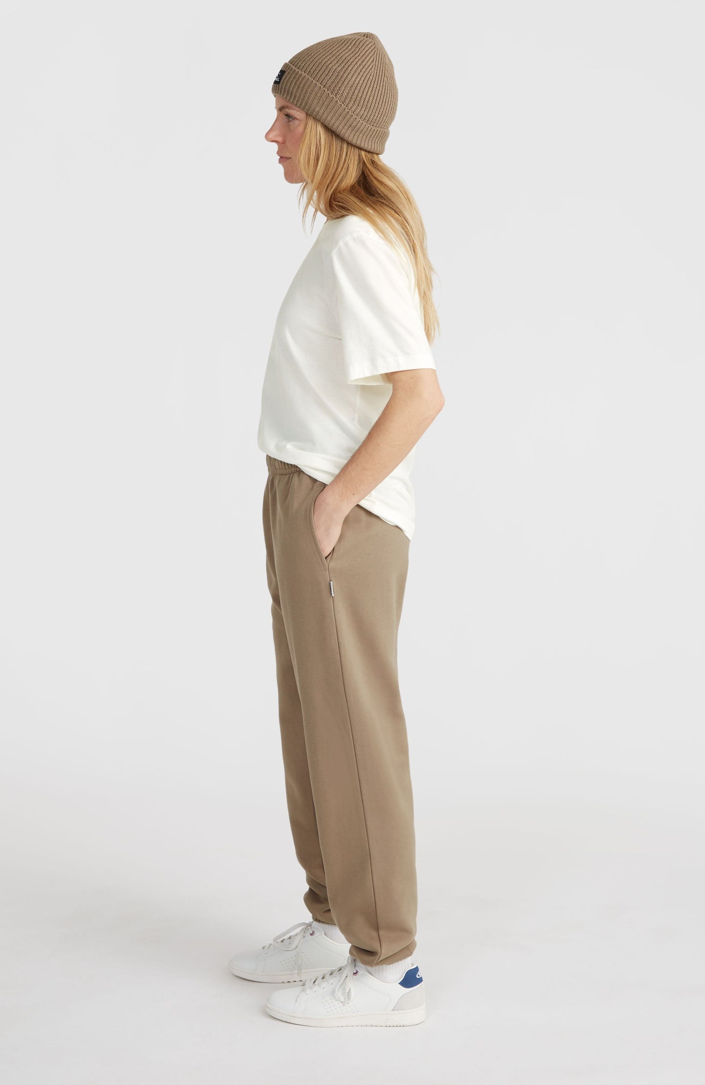 Women of the Wave Sweatpants Women Concrete