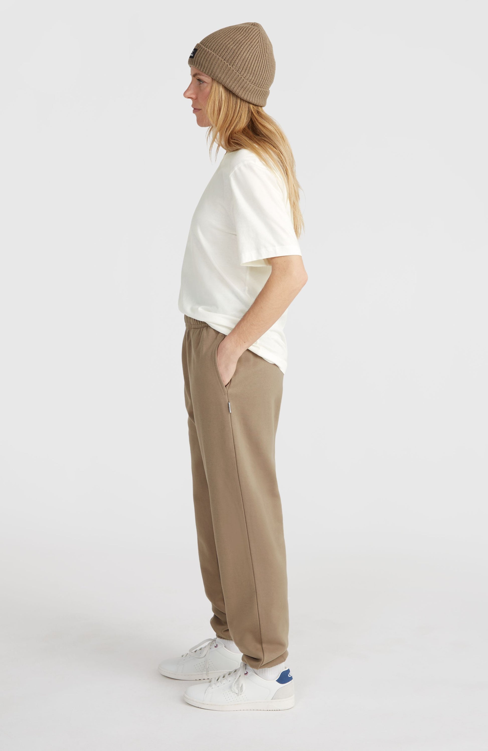 Women of the Wave Sweatpants Women Concrete
