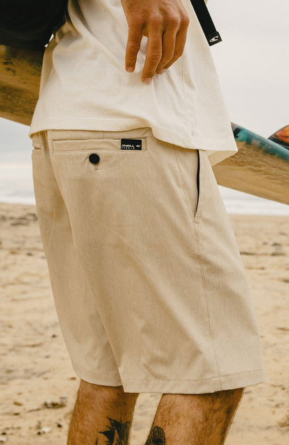 Hybrid 19" Melange Shorts Men Cocoa Sand