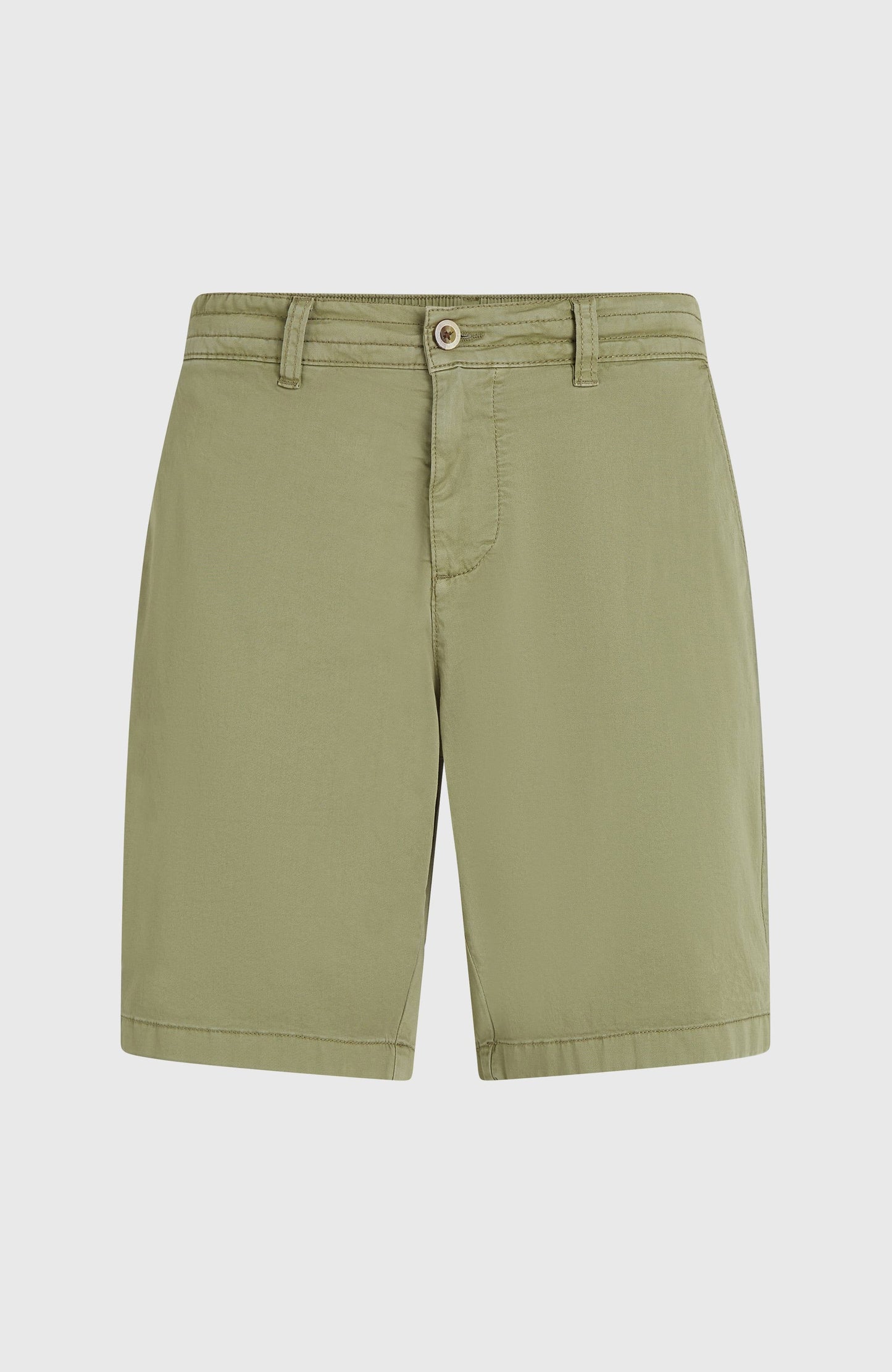Essentials Chino Shorts Men Avery Fern