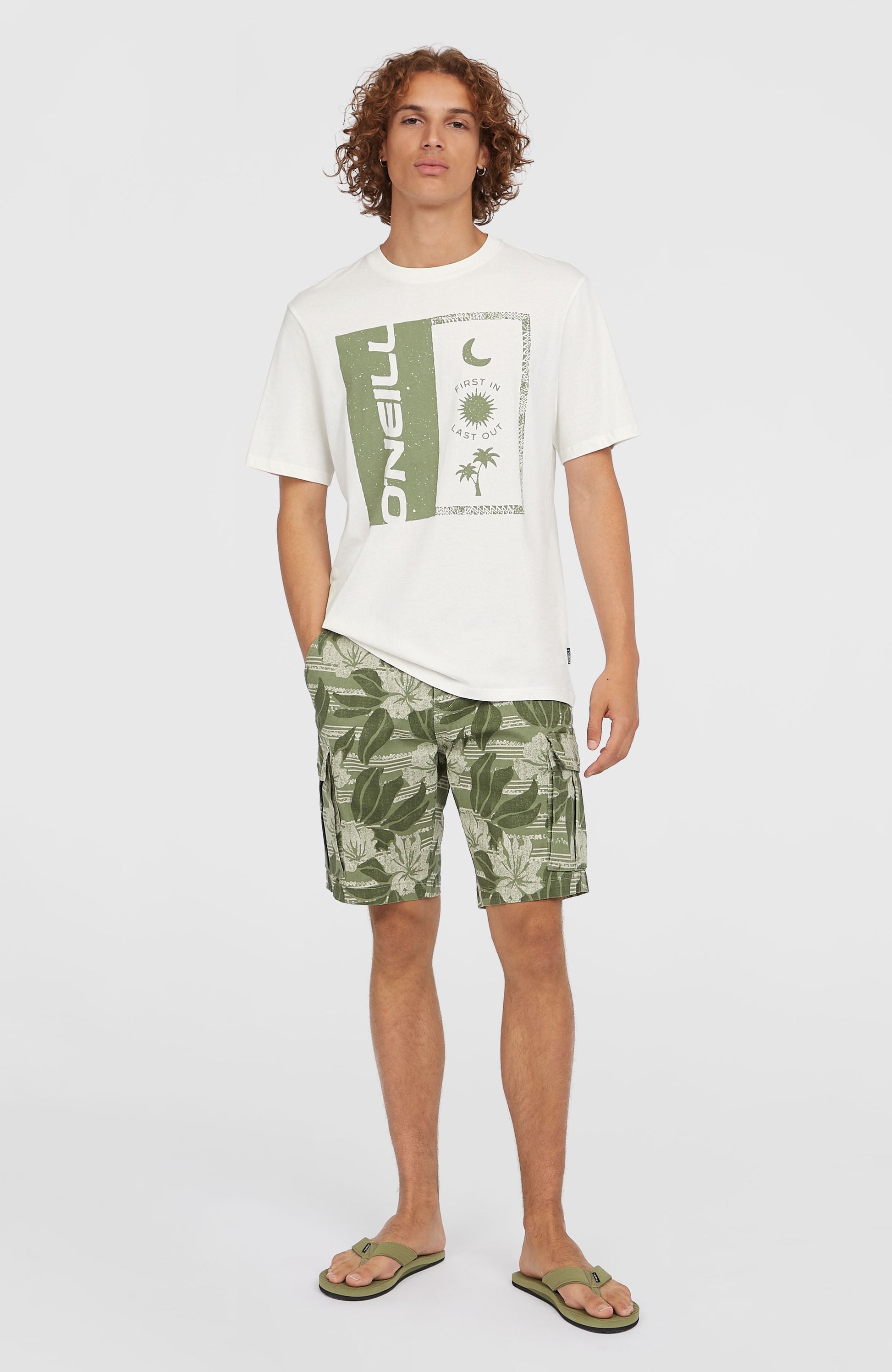 Essentials Cargo Shorts Men Green Tonal Dusty Flower