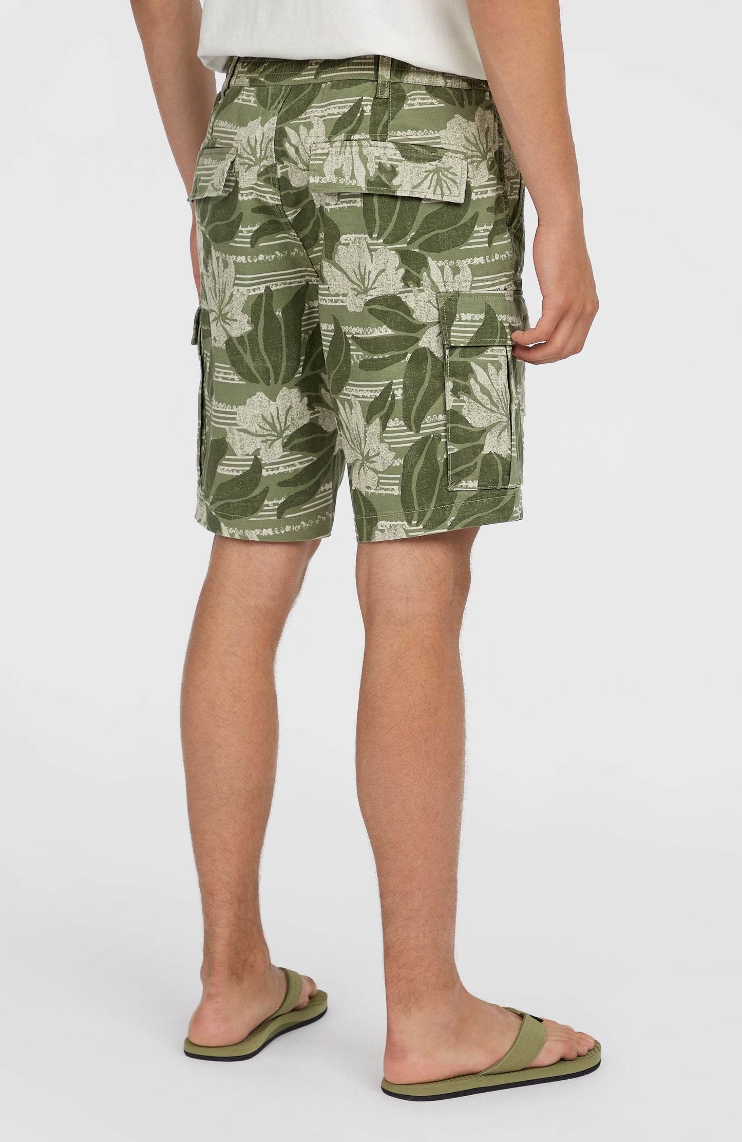 Essentials Cargo Shorts Men Green Tonal Dusty Flower